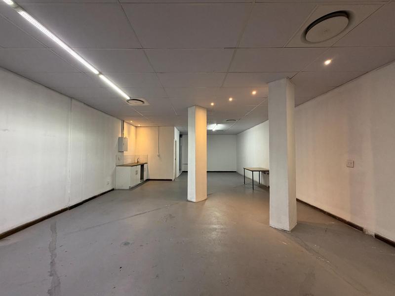 To Let Commercial Property for Rent in Humewood Eastern Cape